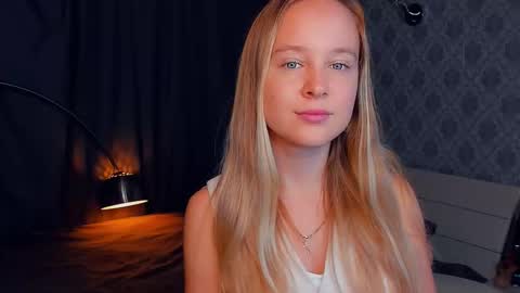 Snapshot of nicolavanderbie chatting on September 2025 06:07:01 PM Nicoletta online show from September 2025 06:07:01 PM