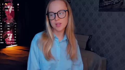 Snapshot of nicolavanderbie chatting on October 2025 04:17:01 PM Nicoletta online show from October 2025 04:17:01 PM