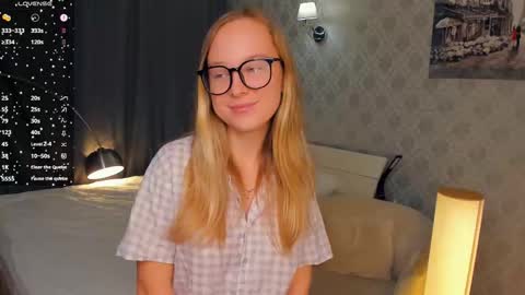 Snapshot of nicolavanderbie chatting on October 2025 05:26:02 PM Nicoletta online show from October 2025 05:26:02 PM