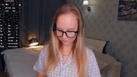 Snapshot of nicolavanderbie chatting on October 2025 04:07:02 PM Nicoletta online show from October 2025 04:07:02 PM