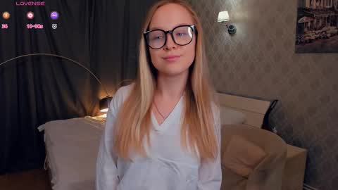 Snapshot of nicolavanderbie chatting on October 2025 02:40:01 PM Nicoletta online show from October 2025 02:40:01 PM