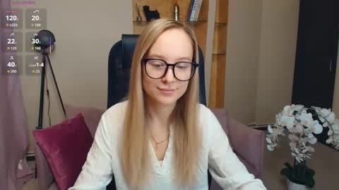 Snapshot of nicolavanderbie chatting on November 2025 07:05:02 PM Nicoletta online show from November 2025 07:05:02 PM