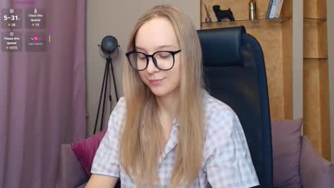 Snapshot of nicolavanderbie chatting on November 2025 07:06:01 PM Nicoletta online show from November 2025 07:06:01 PM