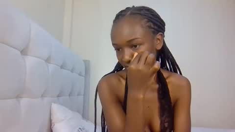 nicole161117 online show from April 2026 07:17:02 AM