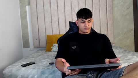 Snapshot of nicole_and_thiago chatting on January 2025 12:33:01 AM nicole_and_thiago online show from January 2025 12:33:01 AM