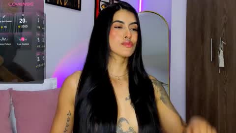 Snapshot of nicole_duran3095 chatting on March 2026 06:07:02 AM Nick online show from March 2026 06:07:02 AM