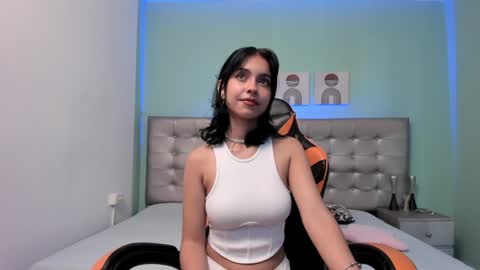 Nicol online show from December 2024 08:25:01 PM