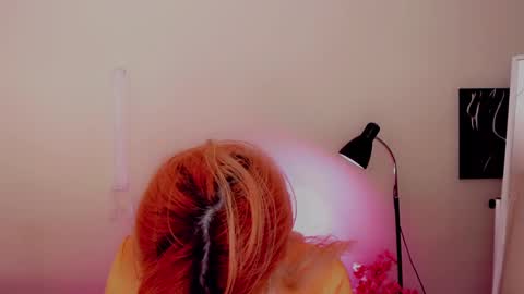 Snapshot of nicole_g0ld_ chatting on December 2024 02:22:02 AM Nicole online show from December 2024 02:22:02 AM