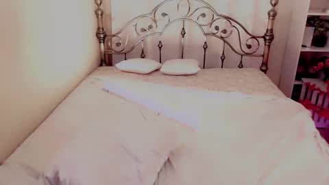 Snapshot of nicole_g0ld_ chatting on March 2025 07:30:01 AM Nicole online show from March 2025 07:30:01 AM