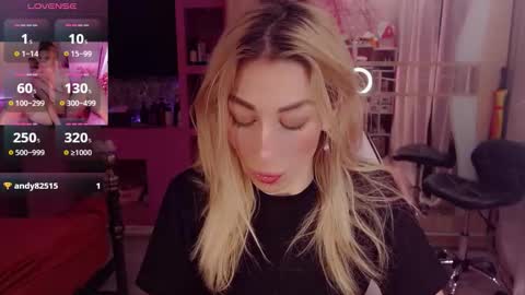 Snapshot of nicole_g0ld_ chatting on November 2025 08:02:01 PM Nicole online show from November 2025 08:02:01 PM