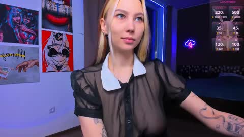 Snapshot of nicole_matt chatting on February 2025 08:52:02 PM Nicole online show from February 2025 08:52:02 PM