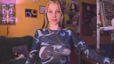 Snapshot of nicole_matt chatting on October 2025 03:02:02 AM Nicole online show from October 2025 03:02:02 AM