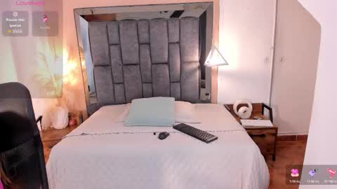 N A T A L I A online show from September 2025 08:01:02 PM