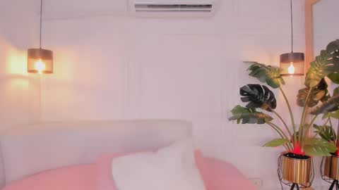 N A T A L I A online show from April 2026 07:51:01 PM