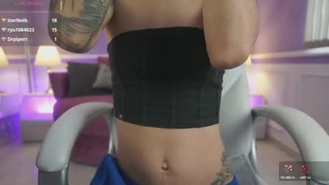 Nicole Crawft online show from October 2025 07:12:02 PM