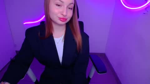 Nicole online show from September 2025 07:48:01 PM