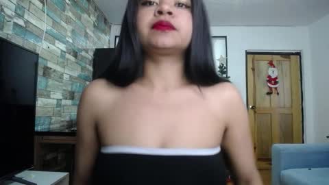 Nicole online show from December 2025 08:49:01 PM