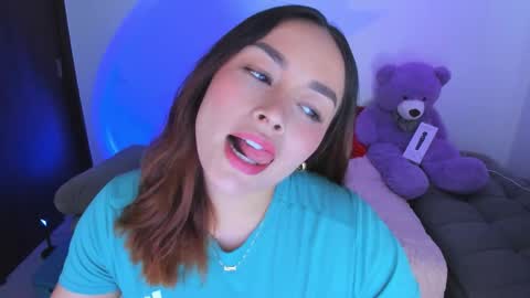 Nicolle online show from March 2026 07:32:02 PM