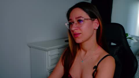 Snapshot of nicoleirisxxx chatting on February 2026 06:40:02 AM nicoleirisxxx online show from February 2026 06:40:02 AM