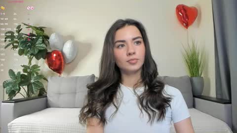 Snapshot of nicoleluuv chatting on March 2025 01:04:01 PM Dua Lipa online show from March 2025 01:04:01 PM