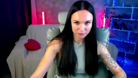 Snapshot of nicolemerz chatting on August 2026 06:10:01 PM Nicole online show from August 2026 06:10:01 PM
