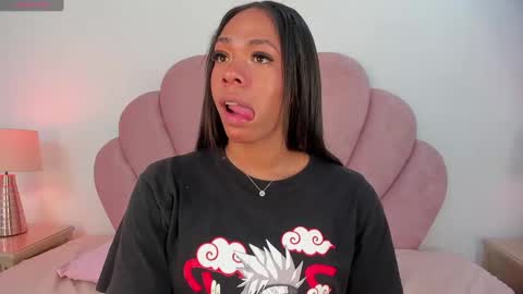 Snapshot of nicoleparadise_ chatting on January 2025 01:07:01 PM NICOLE online show from January 2025 01:07:01 PM