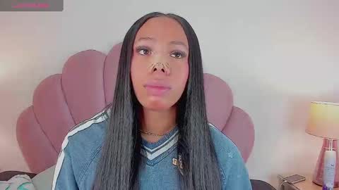 Snapshot of nicoleparadise_ chatting on October 2025 12:35:01 PM NICOLE online show from October 2025 12:35:01 PM
