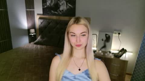 NicoleStunning online show from June 2026 06:47:02 AM
