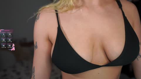 nicolette__shea_ online show from December 2024 05:17:02 PM