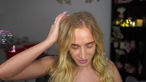 nicolette__shea_ online show from December 2024 01:11:02 PM