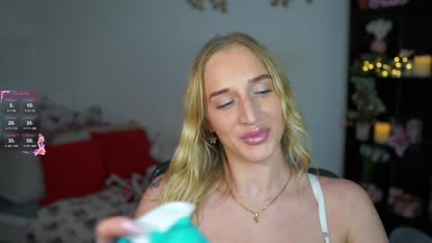 nicolette__shea_ online show from December 2024 01:49:02 PM