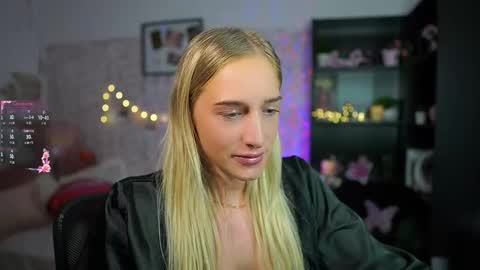 nicolette__shea_ online show from February 2025 09:03:01 AM