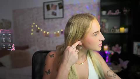 nicolette__shea_ online show from March 2025 02:51:02 PM