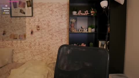 nicolette__shea_ online show from September 2025 07:46:02 AM