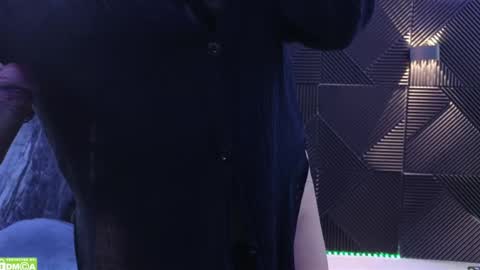 Nicoll  Independent model online show from March 2025 01:10:02 PM