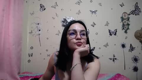 nicolle_sky online show from December 2025 12:55:01 PM
