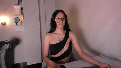 Nicoll  online show from February 2026 01:10:01 PM