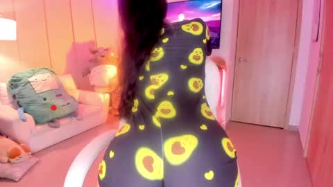 Snapshot of nicollemeyer chatting on February 2025 01:33:01 PM Nicolle  Go to Visit   online show from February 2025 01:33:01 PM