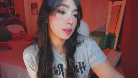 Snapshot of nicollemeyer chatting on October 2025 10:59:02 AM Nicolle  Go to Visit   online show from October 2025 10:59:02 AM