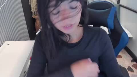 NicolRoss online show from June 2026 09:35:02 PM
