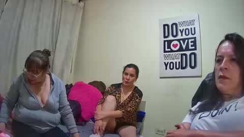 nicoltatiana_ online show from October 2025 11:35:01 PM