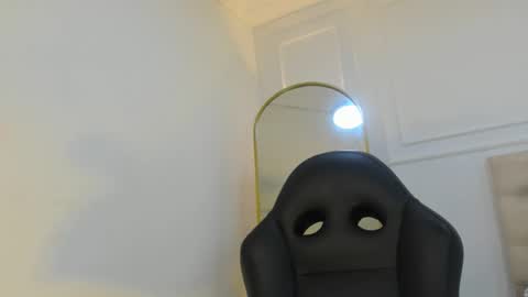 Nicol online show from February 2026 11:14:02 PM