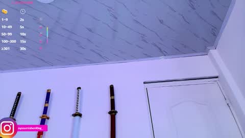 Snapshot of nicorobinn chatting on October 2025 08:47:01 PM Lizzie online show from October 2025 08:47:01 PM