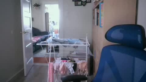 nieznajomy1981 online show from June 2026 12:18:01 PM
