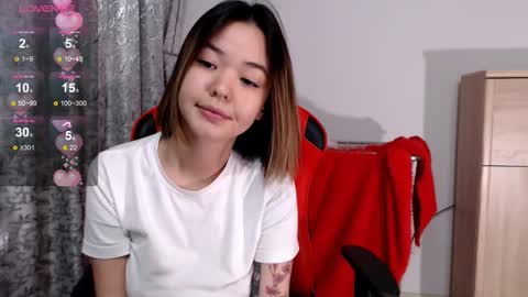 Niia online show from September 2025 01:02:02 PM