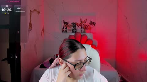 Snapshot of niickyjones chatting on January 2026 11:28:01 PM Anni online show from January 2026 11:28:01 PM