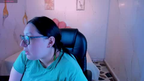 Snapshot of niickyjones chatting on June 2026 06:11:01 AM Anni online show from June 2026 06:11:01 AM