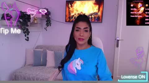 Nicolle Bustamante online show from February 2026 12:42:01 PM