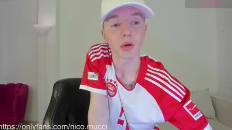 Snapshot of niico_18 chatting on December 2024 02:04:01 PM Nicolas Mucci online show from December 2024 02:04:01 PM