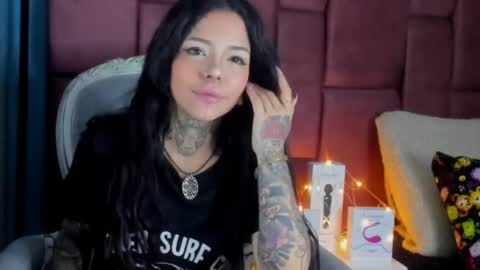 Snapshot of niinaink chatting on January 2025 11:56:02 AM NINAINK online show from January 2025 11:56:02 AM